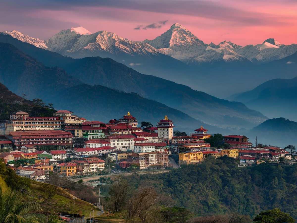 6 Nights 7 Days Gangtok Lachung Darjeeling Tour