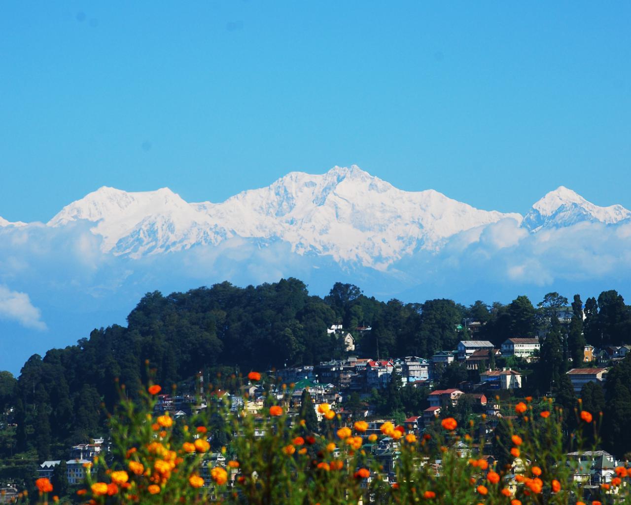 Bareilly to Darjeeling Tour Package